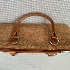 Primeware Inc insulated cork purse
